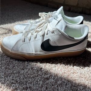 Women’s Nike Killshot Size 9.5 | White and Black Sneakers with Gum Sole